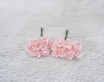 20 20mm soft pink paper hydrangea, 2 cm flowers (green wire stem)