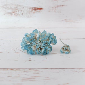 20 20mm blaue Spitzenblumen, 2 cm knospende Akzentblumen