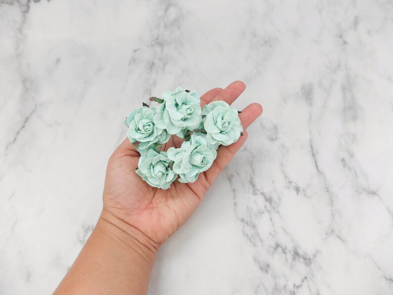 4 cm paper rose with wire stems 5 40mm mint paper roses