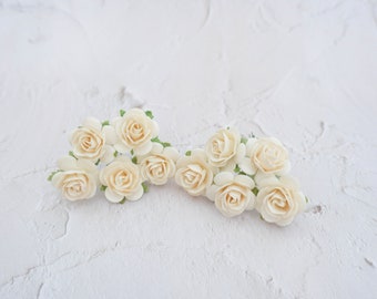 10 25mm light cream yellow paper roses, 1" paper flowers, 2.5 cm (Style II)