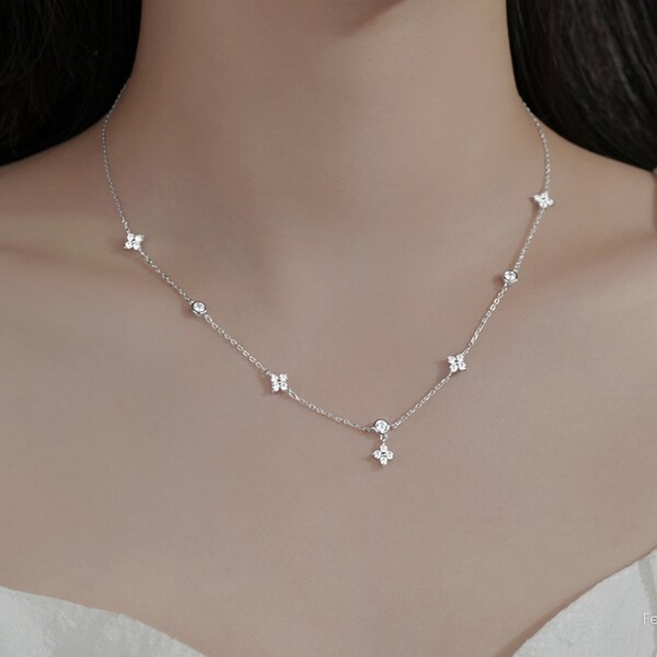 Inlaid Zircon Four-Leaf Flower Chain Necklace | Women's Stainless Steel Fashion Jewelry | Light Luxury Collar Accessory