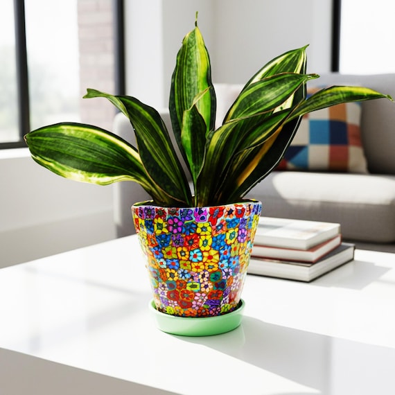 Handgemachter Blumentopf aus Keramik mit Untersetzer: Bunter Millefiori Ton Design