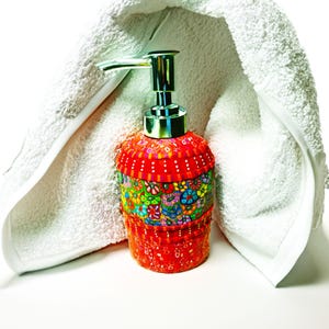 Dispenser di sapone in vetro colorato: dispenser decorativo per il bagno con fiori