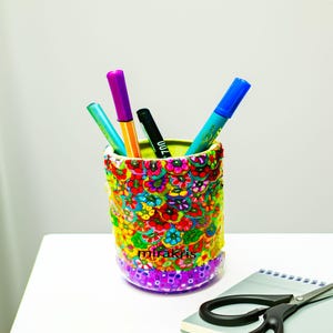 Porta-lápis: Cerâmica roxa - Design floral feito à mão
