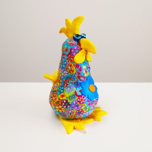 Grillige lange kippensculptuur, dierenstandbeeld voor binnen, keukendecoratie haan
