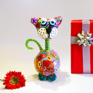 Estatua de gato colorida – Escultura caprichosa en 3D para la decoración del hogar