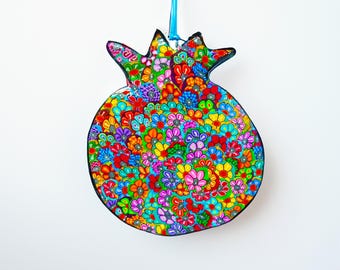 täglicher Wandbehang aus Polymer Clay mit Granatapfel