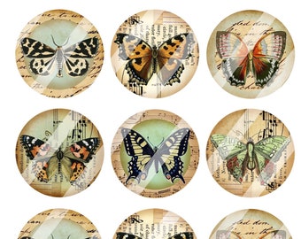 Puede incluir: Una colección de doce imágenes redondas de mariposas de estilo vintage. Cada imagen presenta un diseño de mariposa diferente sobre un fondo de papel envejecido con notas musicales. Las mariposas muestran varios colores y patrones.
