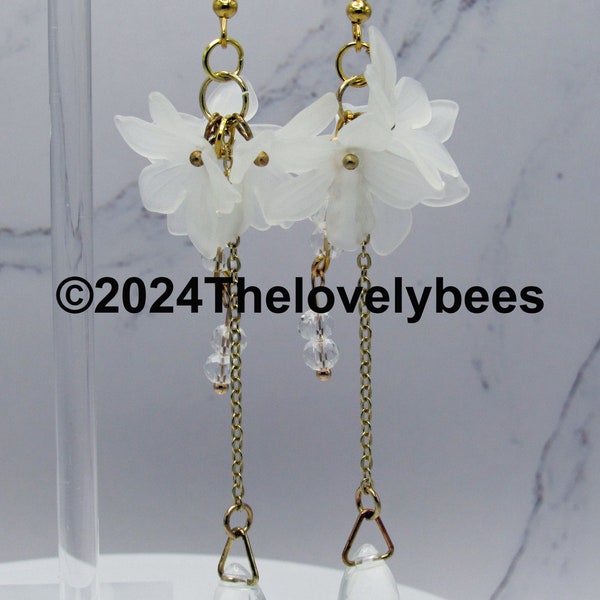 Frosted White Flowers with Dangling Dew Drops Earrings.