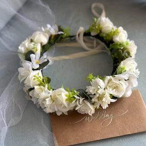 Bloemen zendspoel bruiloft, minimalistische bruids witte bloem hoofdband, crème bloemen bruidskroon, boho bruiloft, bosrijke bruiloft, sprookjeshuwelijk