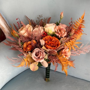 Terrakotta-Brautstrauß, Gebranntes Orange-Kunstrosen-Blumenstrauß, Brautstrauß-Hochzeit im Herbst, Boho-Herbsthochzeit, Afritical Blumen-Blumenstrauß