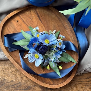 Blue Wrist Corsage for Bridesmaids, Wedding Corsage, Mother of the Bride or Groom, Romantic Prom Corsage, Summer Wedding, Blue Wedding