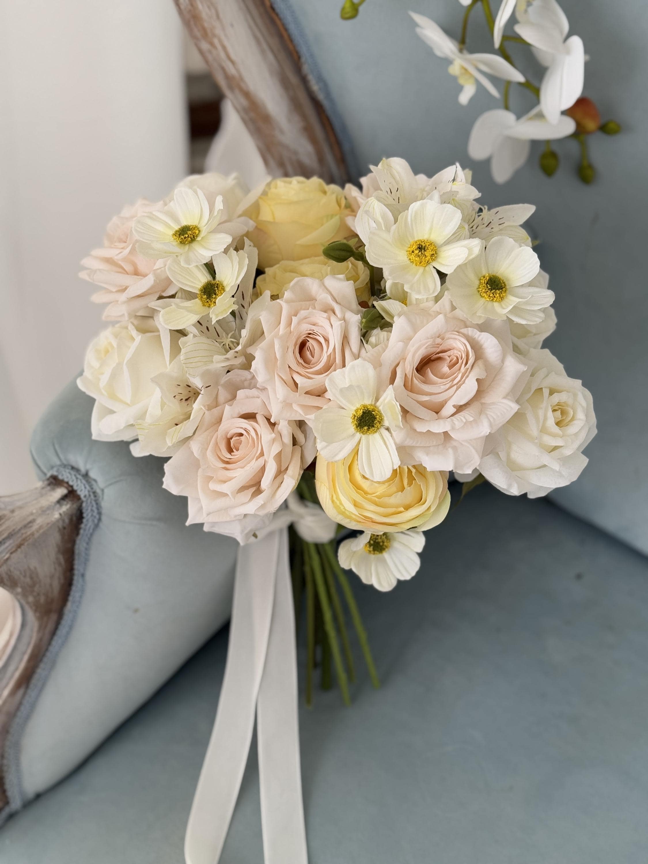 Summer Bridal Bouquet in White, Yellow and Light Pink Colors  display picture 1