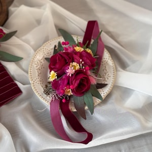 Roses and Wildflower Wrist Corsage, Fuchsia Wedding Corsage for Bridesmaids, Mother of the Bride Gift, Romantic Prom Corsage, Fall Wedding