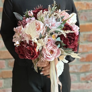Rosa und burgunderroter Brautstrauß, Boho-Hochzeitsstrauß, Brautjungferstrauß, Handgelenk-Corsage und Kunstblumenstrauß für Brautjungfern