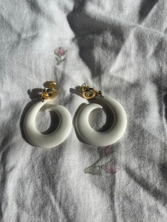 Vintage white and gold toned  earrings