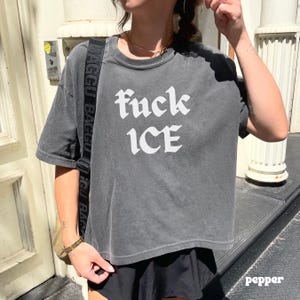 Afschaffing ICE Protest crop top, fuck ICE cropped T-shirt, chinga la migra-shirt, shirt immigrantenrechten, T-shirt mensenrechten, niemand is illegaal shirt