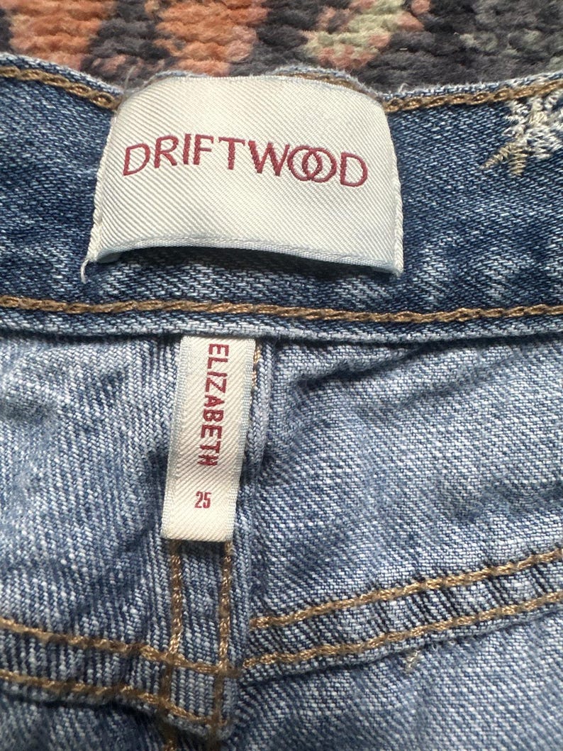Anthropologie Driftwood Elizabeth Floral Embroidered Pleated Shorts 25 imagem 4