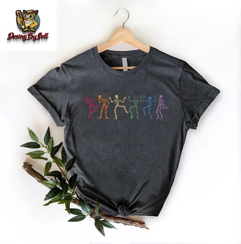 a t - shirt with a picture of a group of people on it
