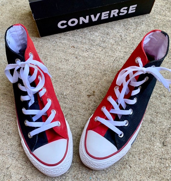 black converse with white laces