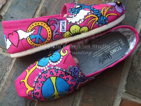 Handgeschilderde dag van de dood aangepaste Vans Slip op schoenen, Mexicaanse Festival Sneakers voor vrouwen, suiker schedels en Cross Boho Calaveras Handgeschilderde dag van de dood aangepaste Vans Slip op schoenen, Mexicaanse Festival Sneakers voor vrouwen, suiker schedels en Cross Boho Calaveras