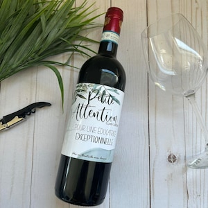 Étiquette autocollante bouteille de vin remerciement éducatrice garderie
