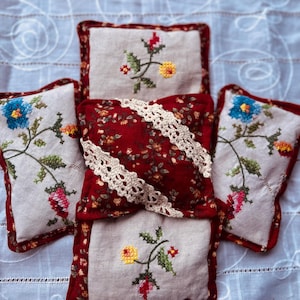 Vintage Embroidered Linen Lavender Sachets - Set of 5 Cottagecore