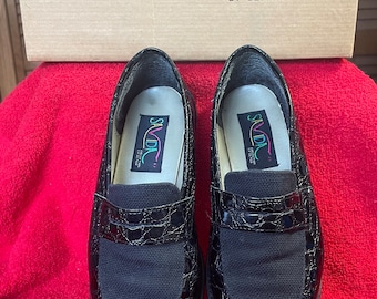 Vintage women's black penny loafers 6.5 narrow Savida-collection by Betco 1980's