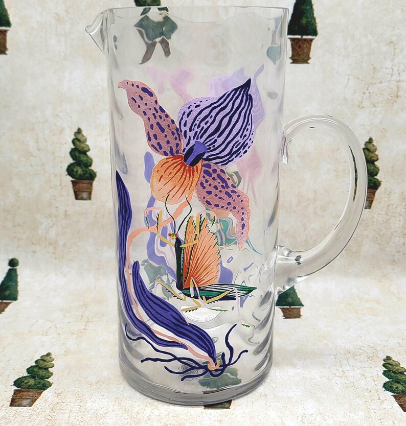 Anthropologie Sarah Gordon Glass Pitcher – Floral Design, Elegant Tableware imagen 3