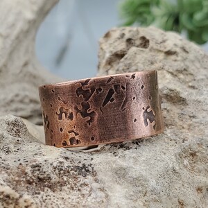 Simple Distressed Copper Ring, Men's copper ring, personalized unisex copper band, men's rustic jewelry gift for husband simple ring for man image 2