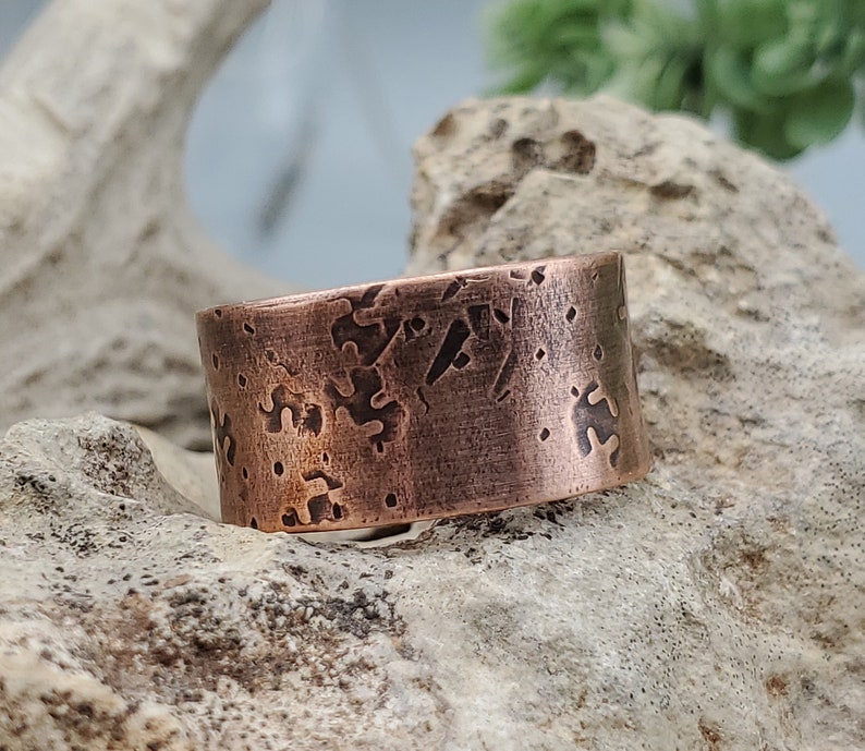 Simple Distressed Copper Ring, Men's copper ring, personalized unisex copper band, men's rustic jewelry gift for husband simple ring for man image 2
