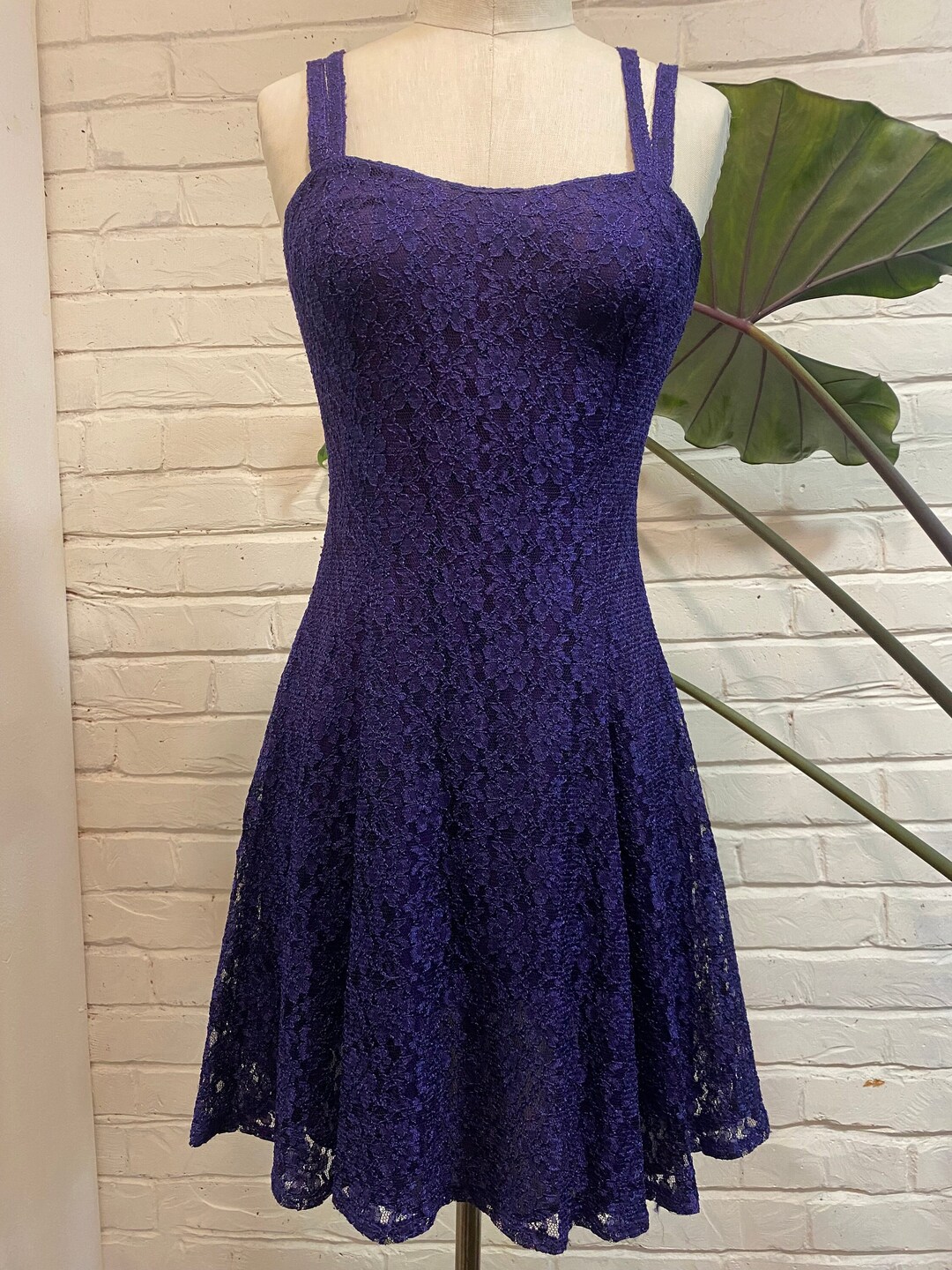 Vintage Glamour Stylish Lace Mini Dress