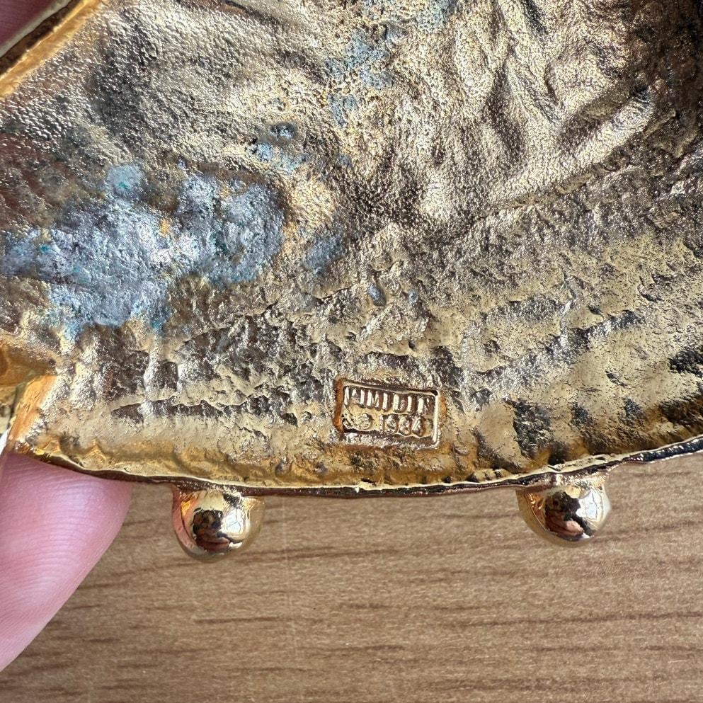 Mimi Di Niscemi Vintage Womens Belt Buckle Demi Ribbed Paisley 1985 Signed Gold Vintage 1985 Signed Mimi Di N Paisley Gold Tone Belt Buckle  main image 2