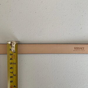 Versace NWT rött lackbälte i äkta läder, 95 cm och 38 tum bild 5