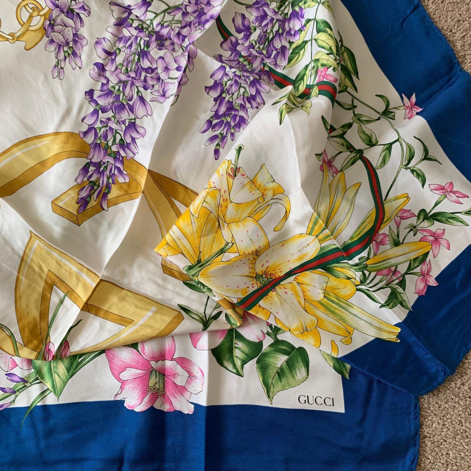 GUCCI 花柄シルクスカーフ 85×85 本物のグッチヴィンテージ大判花柄シルク
