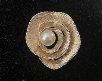Vintage Signed Trifari Spiral Brooch Faux Pearl Pin Textured Gold Tone Metal