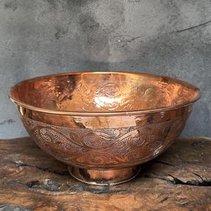 Handcrafted Hammered Copper Basin – Round Engraved Vessel Sink for Bathroom