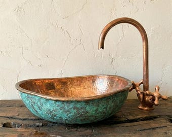Lavabo fait main en cuivre martelé - Vasque à poser patinée turquoise
