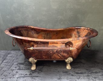 Patina Copper Clawfoot Bathtub: Outdoor Soaking Tub with Towel Holder