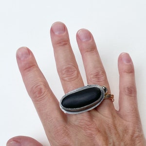 black pebble ring cocktail ring statement ring everyday ring contemporary art jewelry large ring image 4