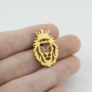 Lion King Crown Pin for Men Women, Gift for Animal Lovers, Christmas Easter Gift, Wedding Gift, Groomsmen Brooch, Groom Suit Pin
