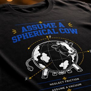 Natuurkunde T-shirt met bolvormige koe, grappig wetenschapsshirt, cadeau voor nerd-natuurkundige, shirt voor geek-docent, cadeau voor natuurkundestudent, humoristisch STEM-shirt