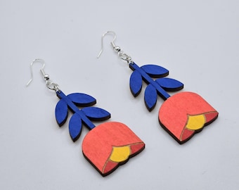 Pendientes colgantes de tulipán en madera contrachapada de abedul - pintados a mano