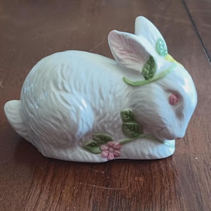 Small Vintage Ceramic Bunny | Cute Girls Bedroom Decor | White Rabbit | Rabbit on a Shelf | Lovely Vintage Girly Gift