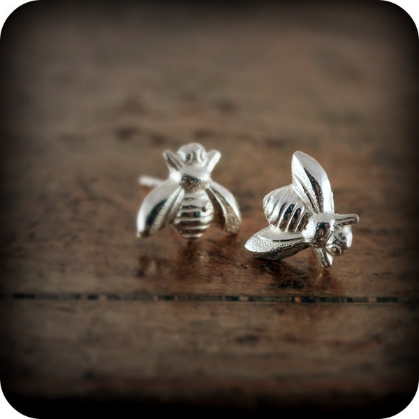 Busy bee - sterling silver earrings