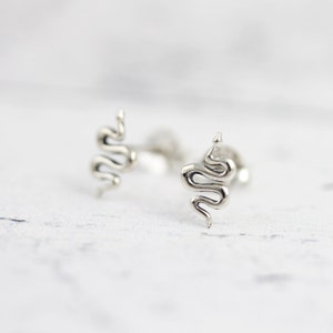 Boucles d'oreilles mini serpents en argent sterling