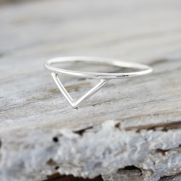 Triangle ring in sterling silver - chevron silver stacking ring