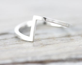 Zigzag ring - recycled sterling silver ring