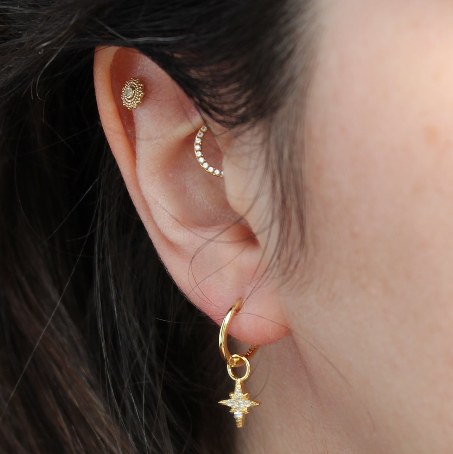 スタージュエリー CLICK HOOP PIERCED (s) Stella Hoop Earrings - Clicker Hoops in Gold Vermeil With