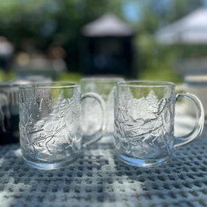 Juego de 3 tazas navideñas vintage Luminarc de cristal, fabricadas en Francia, decoración navideña retro, tazas de chocolate caliente de mediados de siglo, tazas coleccionables